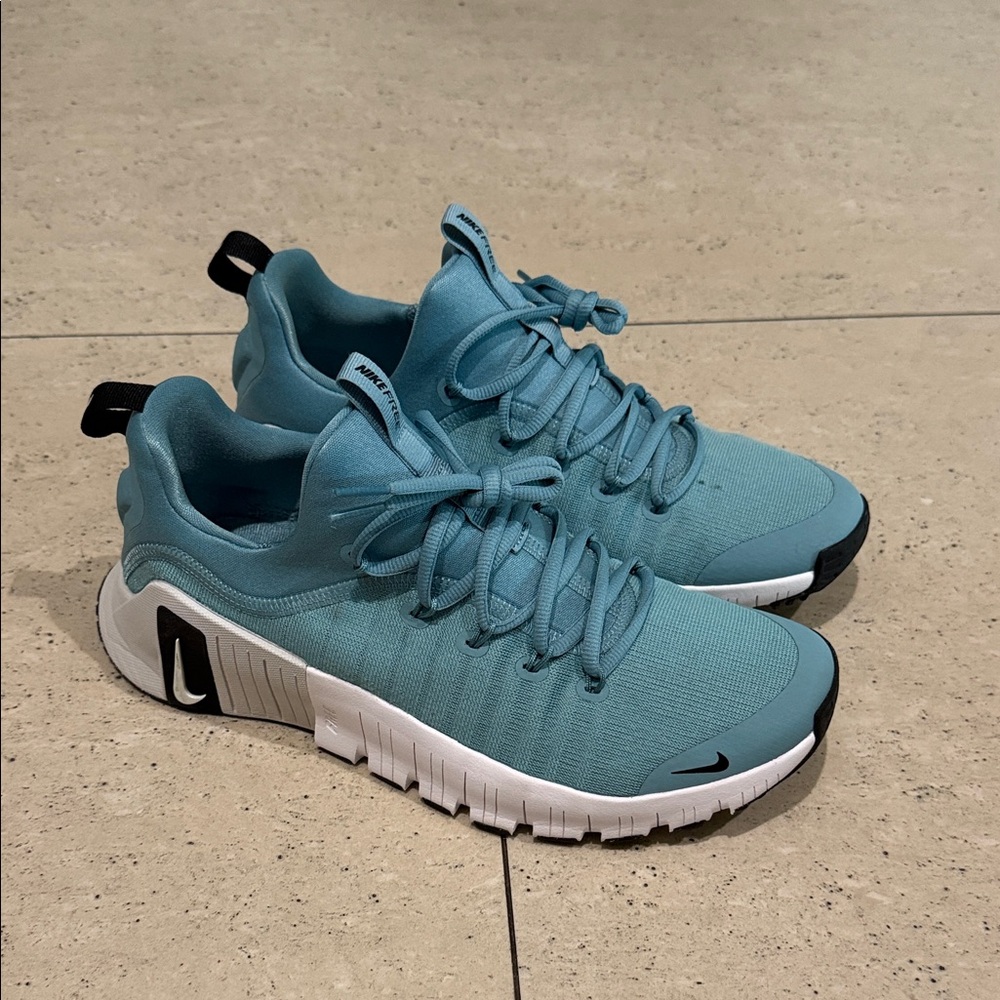 Nike Men's Free Metcon 6 Training Shoes size 10.5 brand new